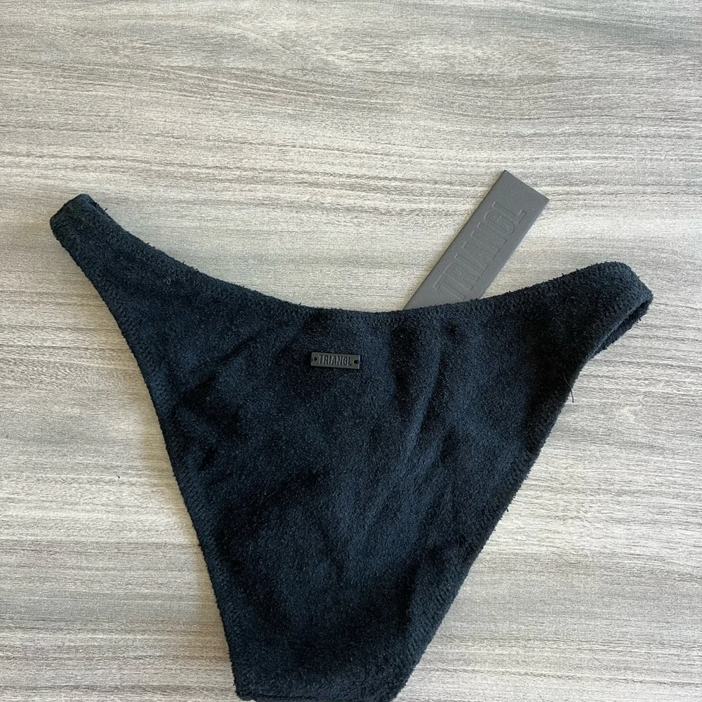Triangl black terry cloth cheeky style - Picture 2 of 3